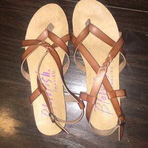 🐵 TAN AND BROWN BLOWFISH MAILBU SANDALS 🐵